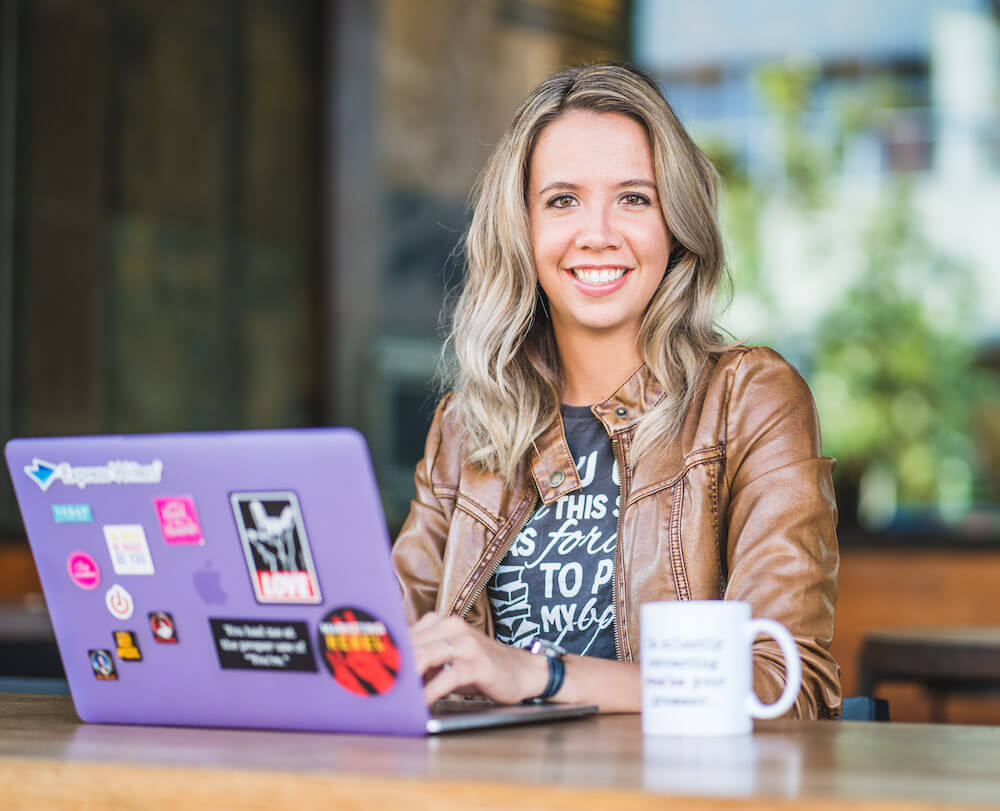 Julia McCoy - Wild Business Growth Podcast #117: Escaping a Cult, Founder of Express Writers